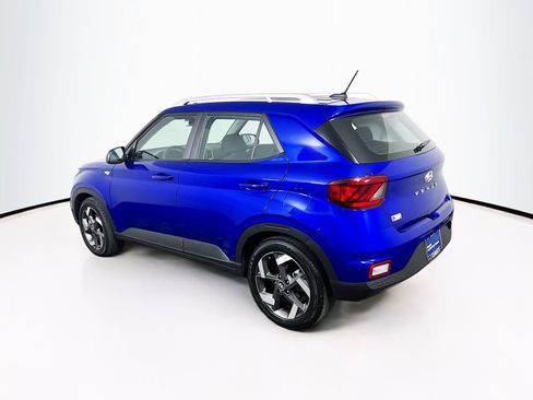 Used 2025 Hyundai Venue SEL FWD image 5