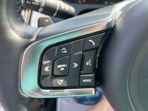 Used 2020 Jaguar E-PACE SE image 17