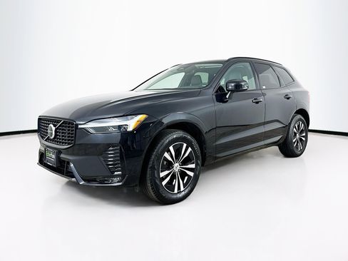 Used 2024 Volvo XC60 B5 Core AWD/4WD image 3