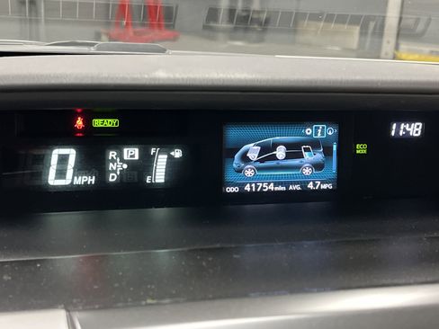 Used 2016 Toyota Prius V Three image 21