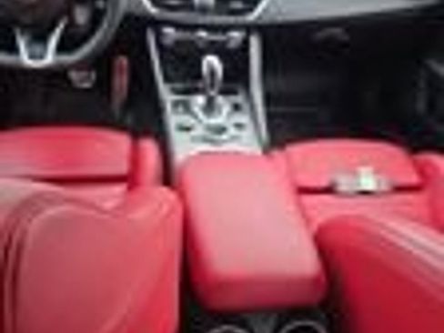 Used 2024 Alfa Romeo Giulia Veloce AWD/4WD image 13
