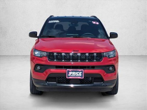 Used 2023 Jeep Compass Latitude AWD/4WD image 2