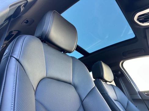 New 2026 Porsche Macan AWD/4WD image 18