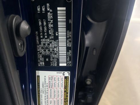 Used 2024 Toyota 4Runner TRD Off-Road Premium image 7