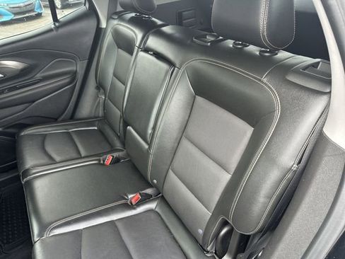 Used 2021 GMC Terrain SLT image 25