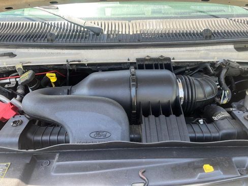 Used 2010 Ford E-350 and Econoline 350 XL RWD image 9