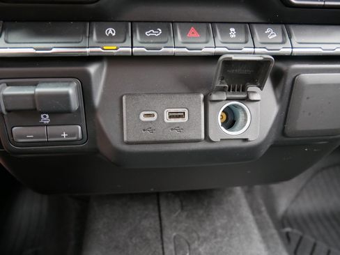 Used 2020 Chevrolet Silverado 1500 RST w/ All-Star Edition AWD/4WD image 30