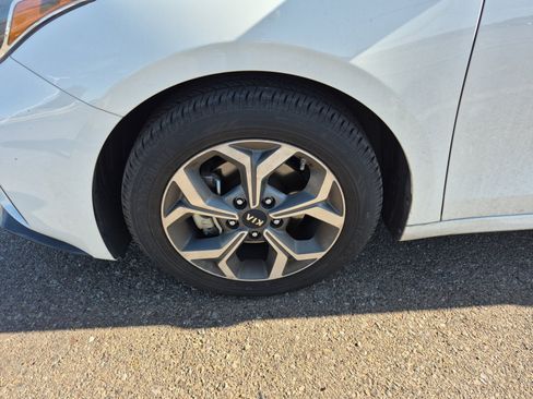 Used 2019 Kia Forte LXS FWD image 23
