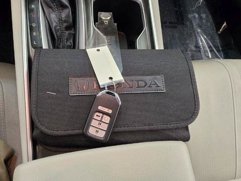 Used 2019 Honda Accord EX image 24