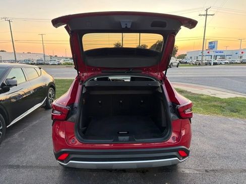 Used 2026 Chevrolet Trax LT FWD image 12