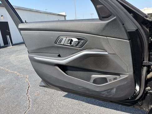 Used 2019 BMW 330i Sedan w/ M Sport Package RWD image 15