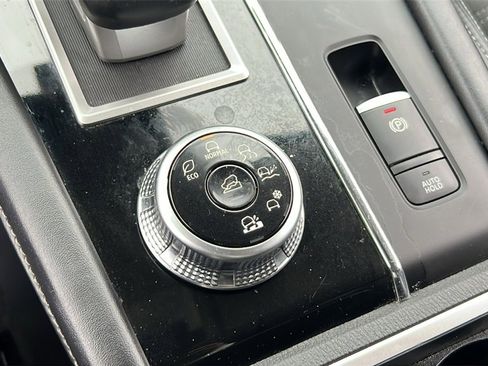 Used 2024 Mitsubishi Outlander SE image 28