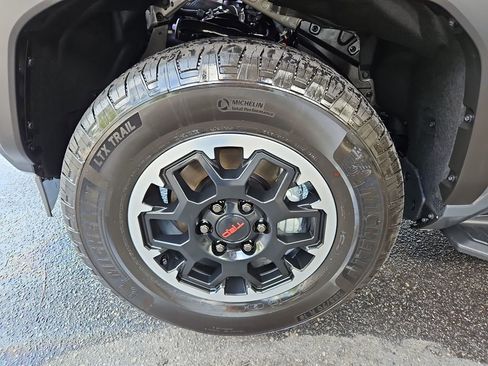 Used 2025 Toyota 4Runner TRD Off-Road Premium image 38