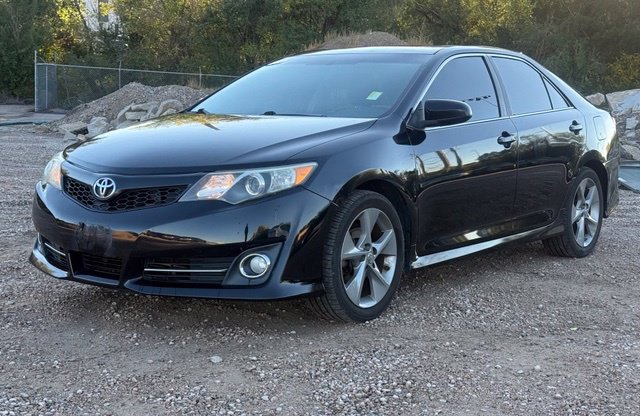 Used 2014 Toyota Camry SE FWD image 1