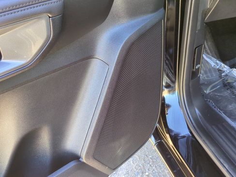 Used 2025 Ford Ranger Lariat w/ Black Appearance Package image 13