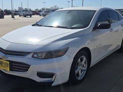 Used 2017 Chevrolet Malibu LS FWD image 4