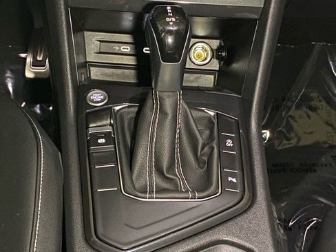 Certified 2023 Volkswagen Tiguan SE R-Line FWD image 12