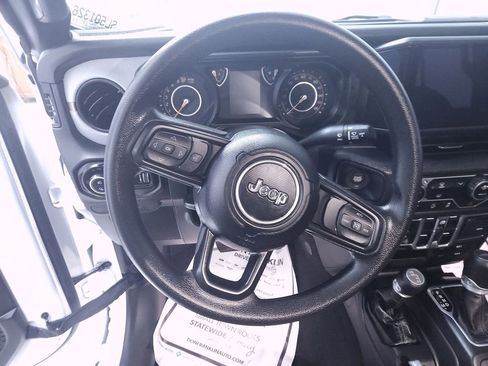 Used 2025 Jeep Gladiator Sport image 14