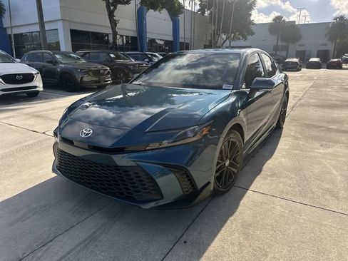 Used 2025 Toyota Camry SE FWD image 20