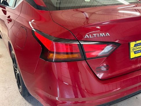 Used 2024 Nissan Altima 2.5 SR image 9
