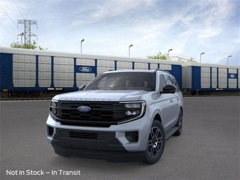 New 2025 Ford Expedition Active image 3