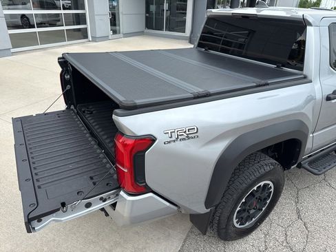Used 2024 Toyota Tacoma SR5 AWD/4WD image 14