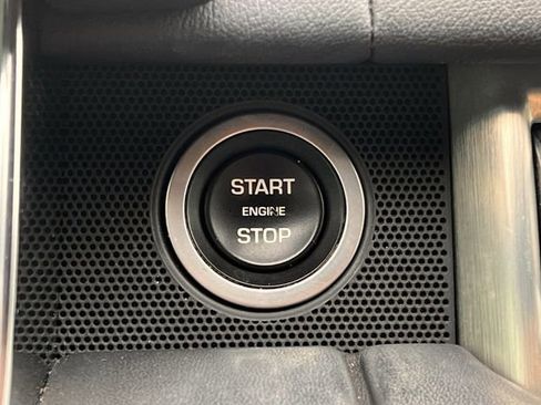 Used 2018 Land Rover Range Rover HSE image 18