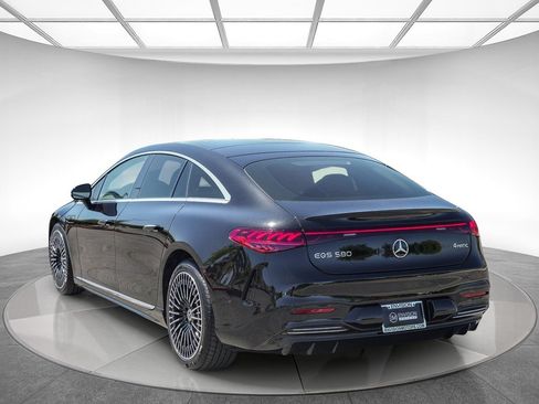 Used 2023 Mercedes-Benz EQS 580 4MATIC Sedan image 2