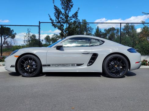 Used 2024 Porsche 718 Cayman image 2