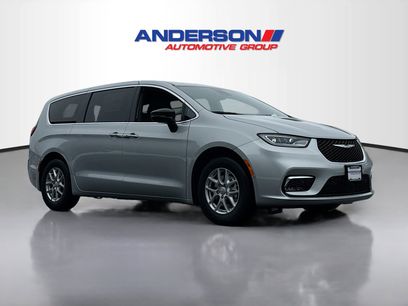 New 2026 Chrysler Pacifica Select