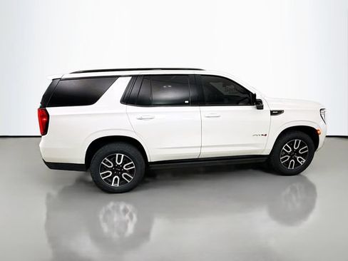 Used 2023 GMC Yukon AT4 w/ AT4 Premium Package AWD/4WD image 9