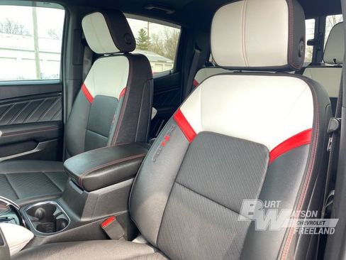 Used 2024 GMC Canyon AT4X AWD/4WD image 10
