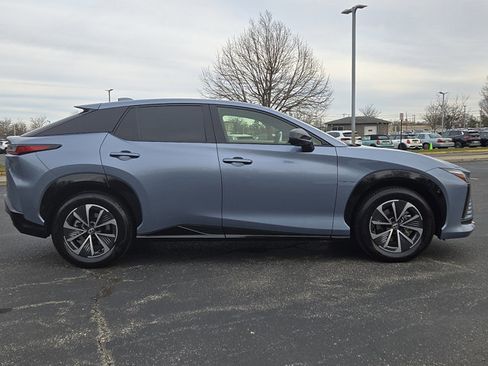 Used 2025 Lexus RZ 450e image 7