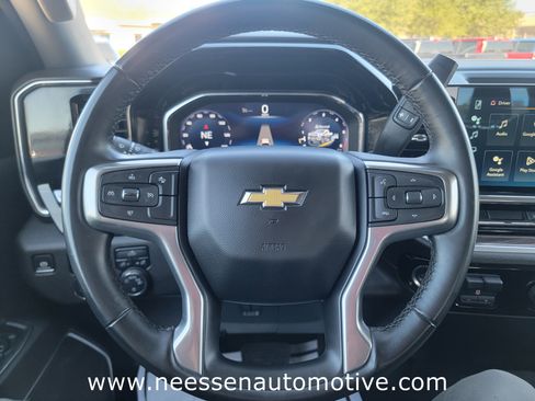Used 2024 Chevrolet Silverado 2500 LT image 17