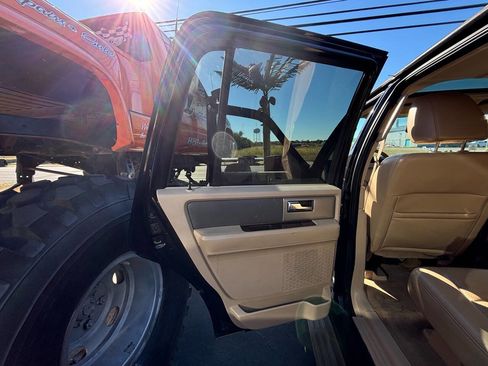 Used 2011 Ford Expedition XLT w/ 202A Rapid Spec Order Code image 19