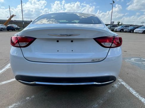 Used 2015 Chrysler 200 Limited image 9