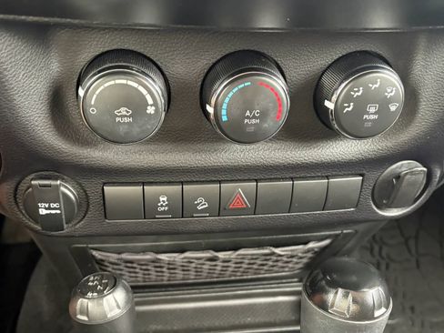Used 2017 Jeep Wrangler Sport AWD/4WD image 21