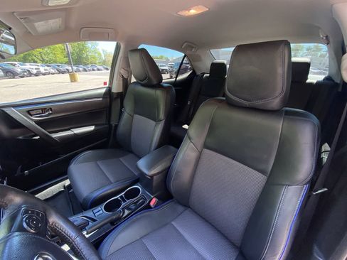 Used 2017 Toyota Corolla SE w/ Body Protection Package FWD image 17