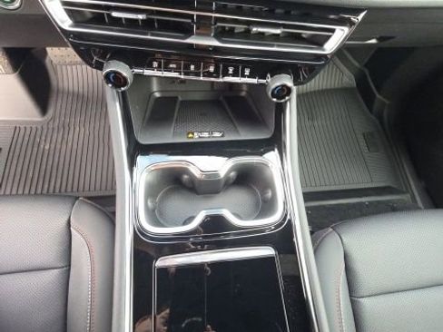 New 2026 Chevrolet Traverse Z71 w/ Driver Confidence Package image 14