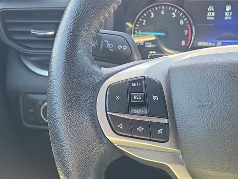 Used 2021 Ford Explorer XLT image 21
