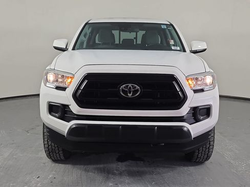 Certified 2022 Toyota Tacoma SR AWD/4WD image 2