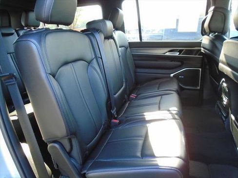 Used 2025 Jeep Wagoneer 4WD w/ Mopar Step-Up Package image 10