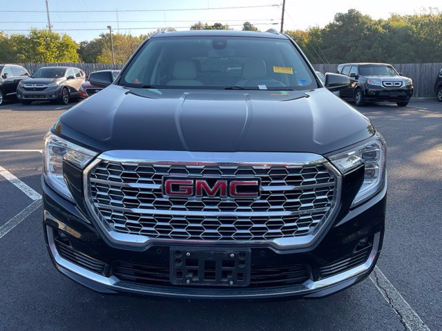 Used 2023 GMC Terrain Denali AWD/4WD image 2