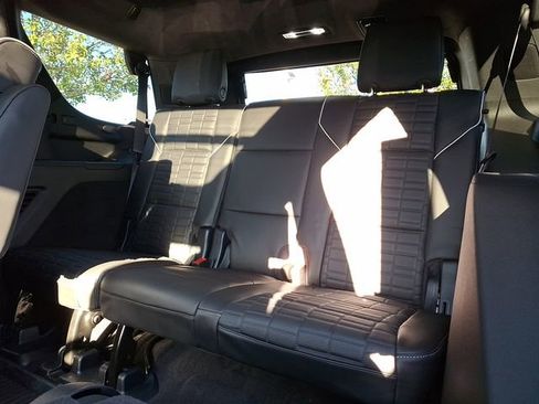 Used 2025 Cadillac Escalade Sport Platinum image 10