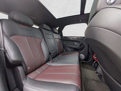 Used 2020 Bentley Bentayga image 24