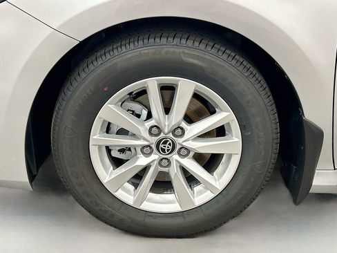 New 2025 Toyota Camry LE w/ Convenience Package FWD image 9