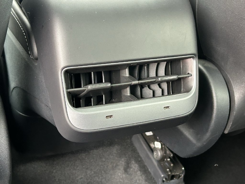 Used 2023 Tesla Model Y 2WD image 15