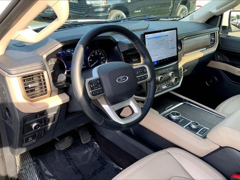 Used 2022 Ford Expedition Limited AWD/4WD image 17