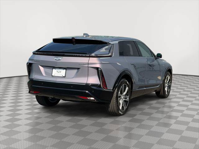 Used 2025 Cadillac Lyriq Luxury AWD/4WD image 7