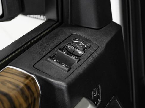 Used 2019 Ford F150 Lariat image 36